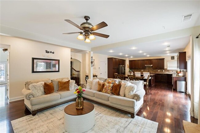 Building Photo - 308 Liberty Dr