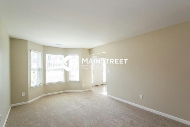 Building Photo - 5563 Martin Ct