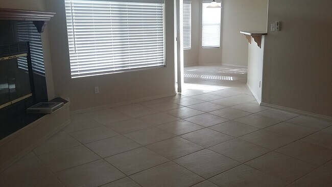 Building Photo - 205 Bay Club Dr