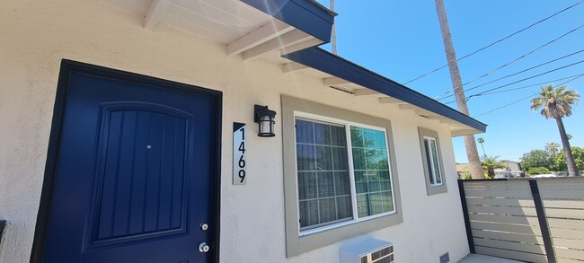 Building Photo - Newly Remodeled 1 Bedroom / Call or text O...