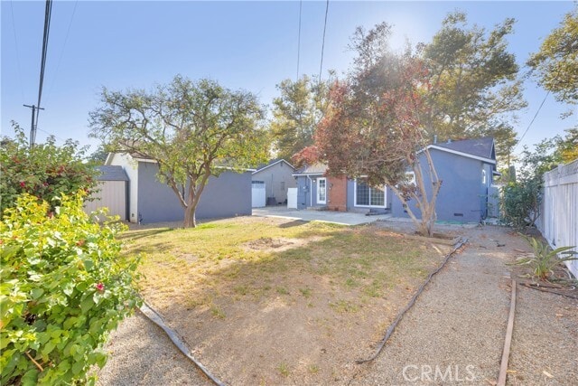 Building Photo - 353 Cres