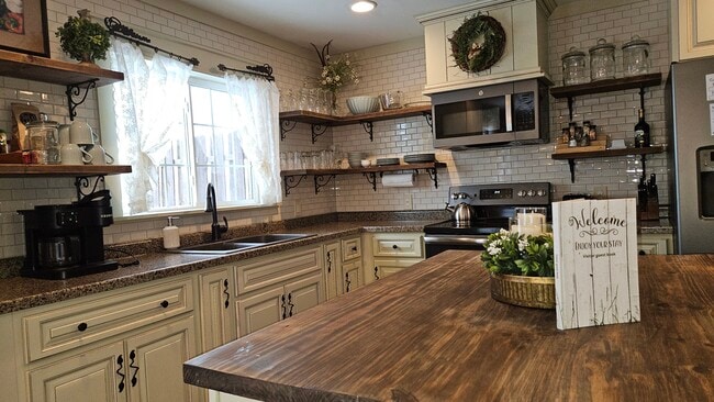 Building Photo - 69886 Krontz Rd