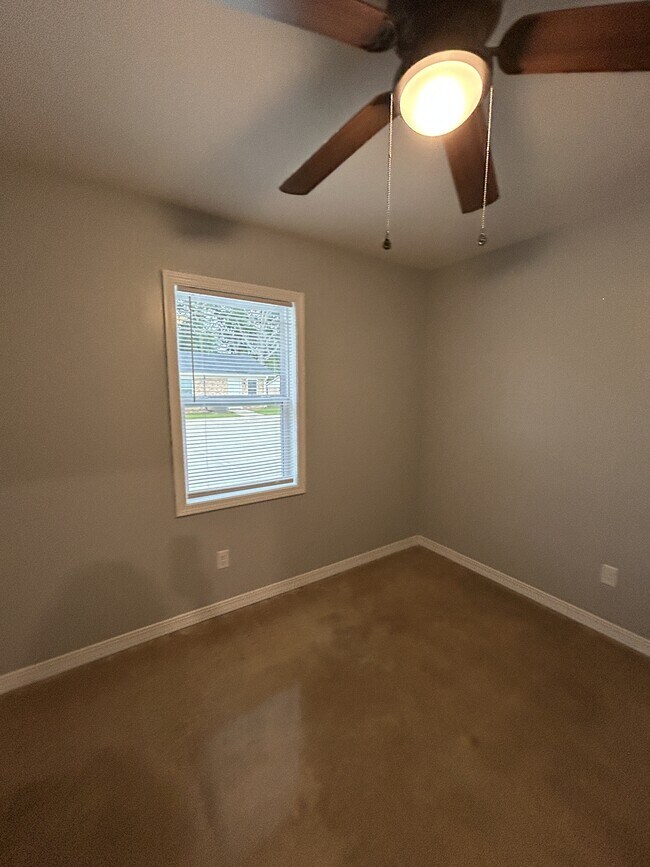 Building Photo - 2515 Kavanaugh Rd