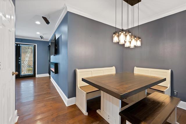 Building Photo - 10203 Regal Oaks Dr
