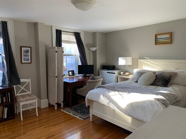 Building Photo - 29 Bowdoin St