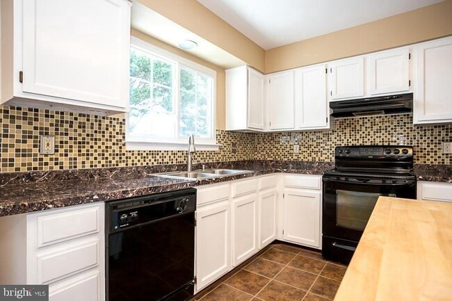 Building Photo - 1091 Smartts Ln NE