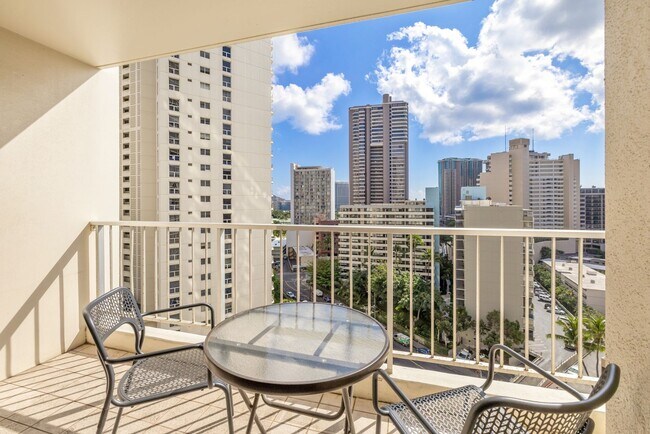 Building Photo - Remodeled One Bedroom One Bath at Villa on...
