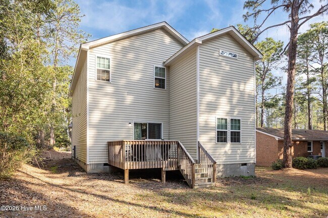 Building Photo - 521 N Hale St