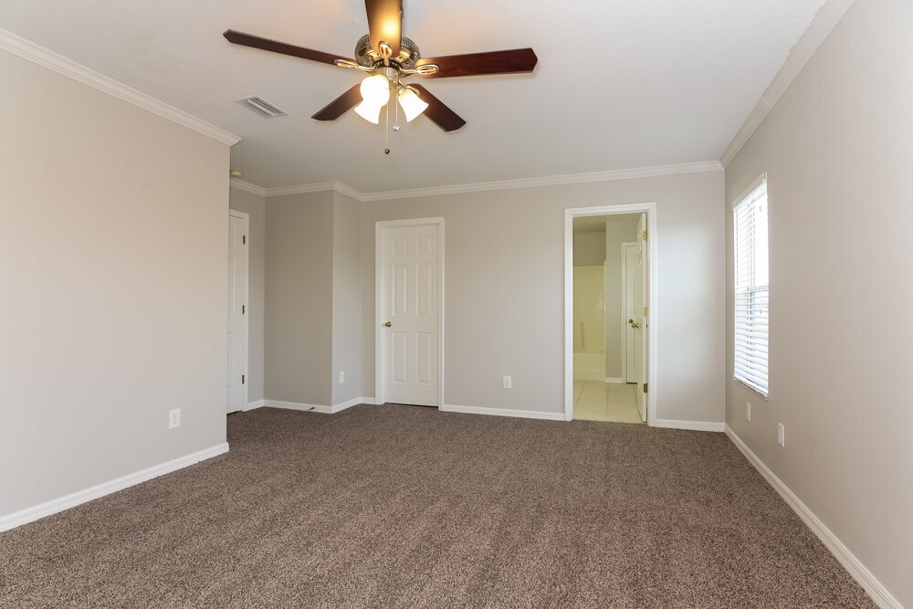 Building Photo - 11015 Golden Silence Dr