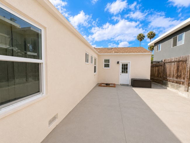 Building Photo - Completely remodeled 3bd 2ba. home in Pacific Beach ! Must see!