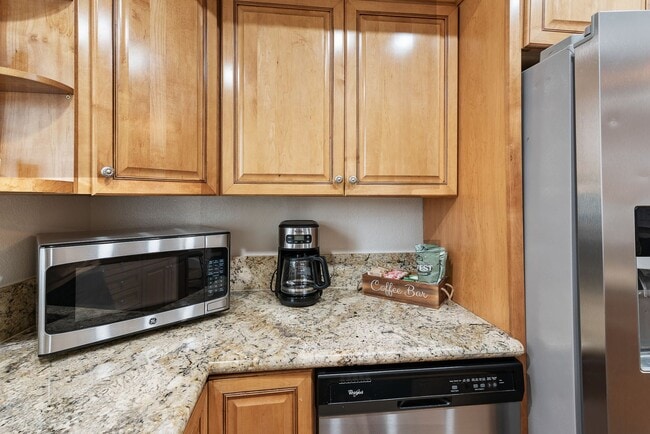 Building Photo - Furnished 3BR PB Gem – Walk to Beach & Bay