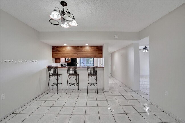 Building Photo - 1502 Whitehall Dr