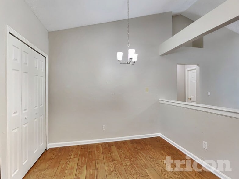 Building Photo - 3099 Wavering Ln