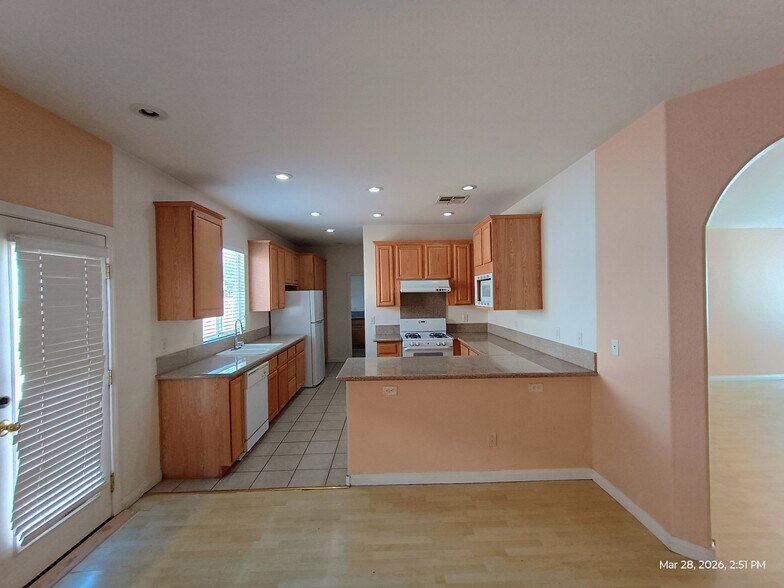 Building Photo - 2695 Rimpacific Cir