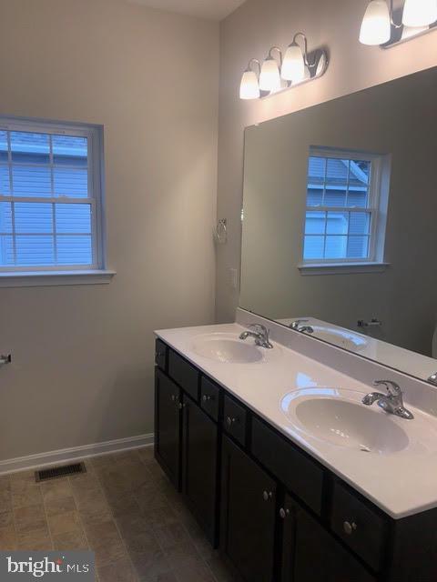 Building Photo - 10 Backwater Ct