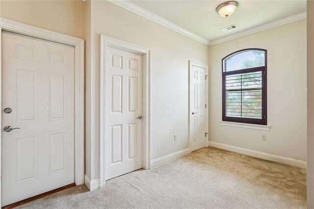Building Photo - 108 Valiant Ln