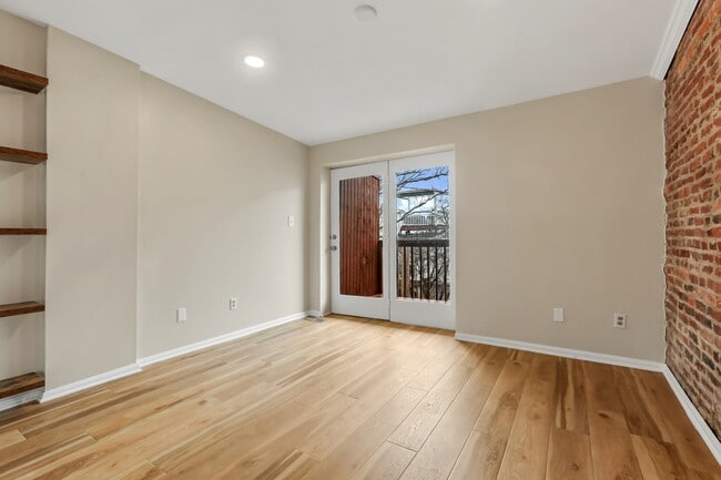 Building Photo - 3313 Hudson St