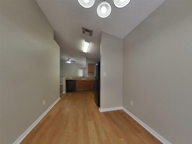 Building Photo - 3114 Boynton Dr