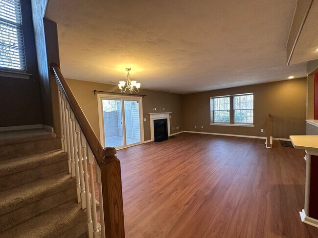 Building Photo - 123 Locust Ln