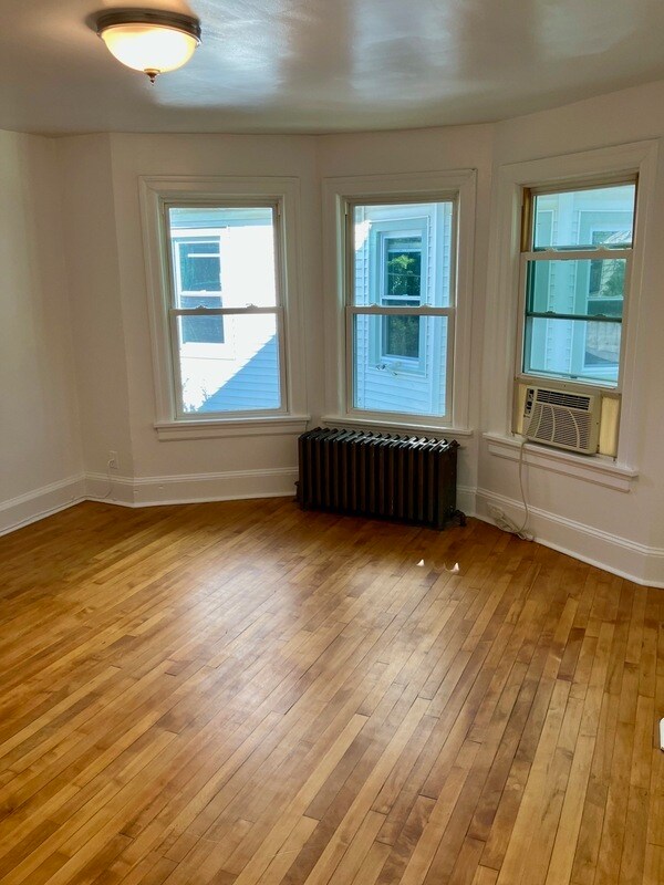 Building Photo - 714 Magill Ave