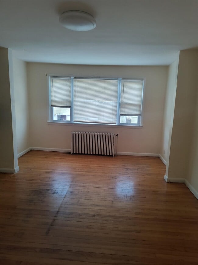 Building Photo - 6105 Meadowview Ave