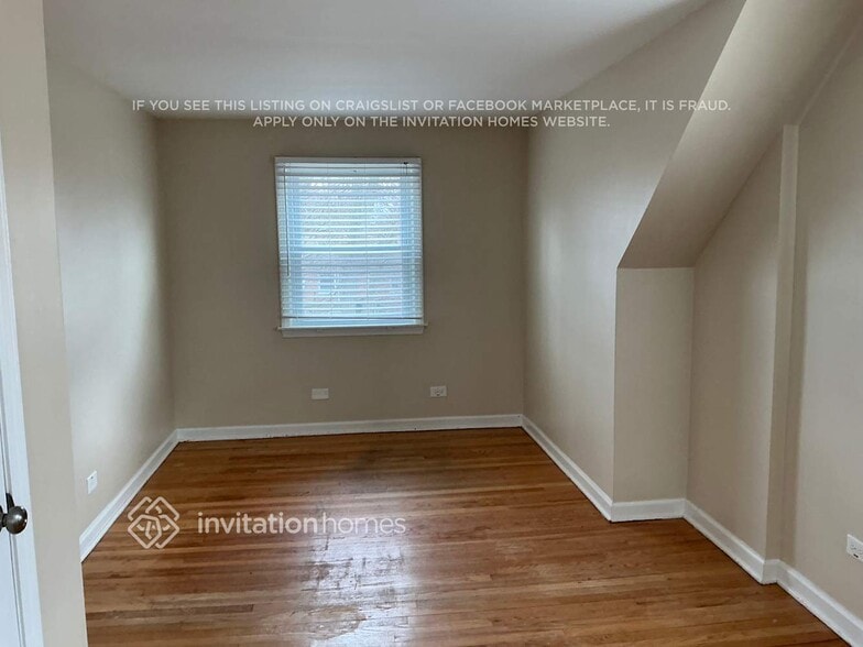 Building Photo - 1808 W 187th St