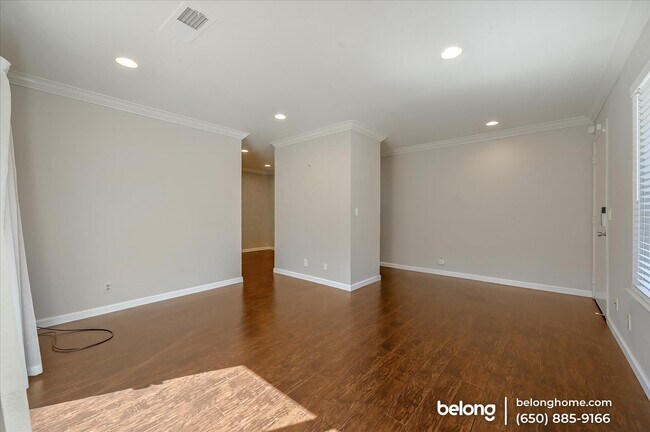 Building Photo - 3700 Athy Dr