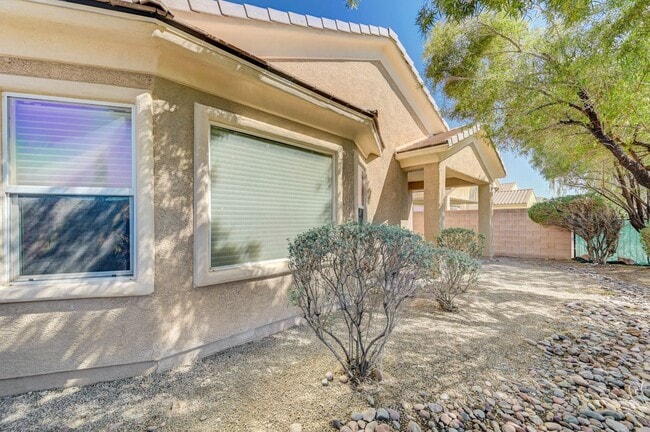 Building Photo - 4 Bedroom Home in Silverstone Ranch / No Rear Neighbors!