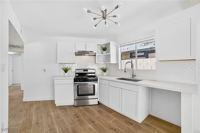 Building Photo - 5111 Orinda Ave