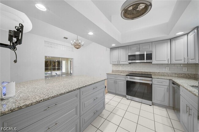 Building Photo - 2614 7th St W