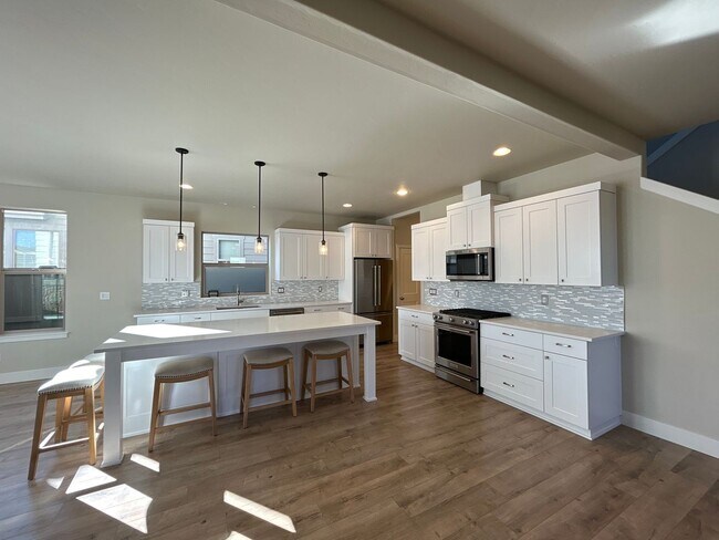 Building Photo - Beautiful 3 Bedroom Home in Tuscany Pines