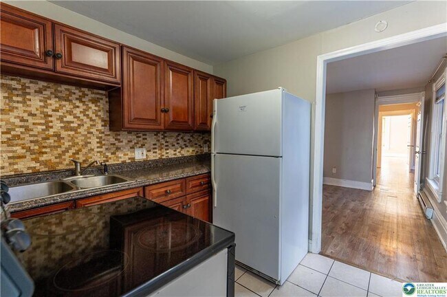 Building Photo - 1015 Hamilton St