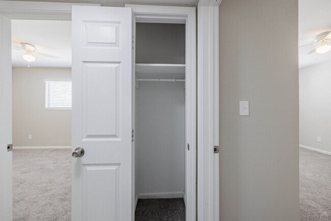 Building Photo - Elite Plus 2 Bedroom Apartments in Atlanta, GA | Fully Renovated 750 Sq Ft Floor Plan at Monteleo...