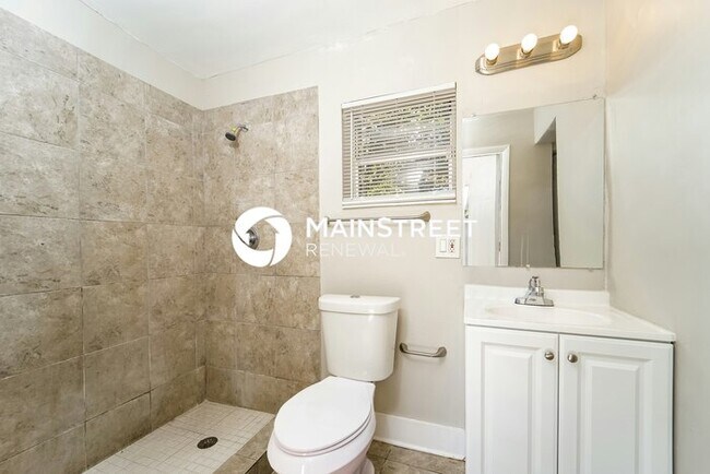 Building Photo - 3 Bedroom Pet-Friendly Home in West Park, ...