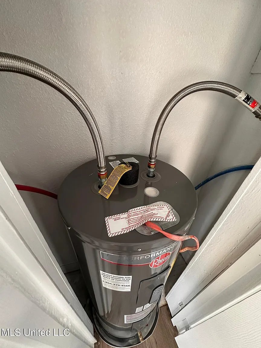 Building Photo - 148 Princeton St