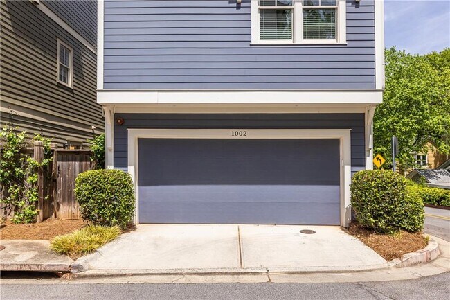 Building Photo - 1002 Braeburn Ln