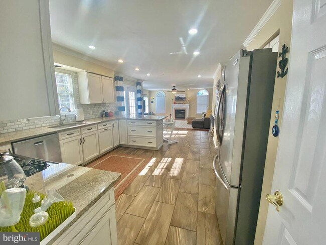 Building Photo - 64 Tavern Rd