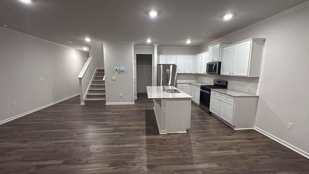 Building Photo - 2213 Blue Monarch Dr