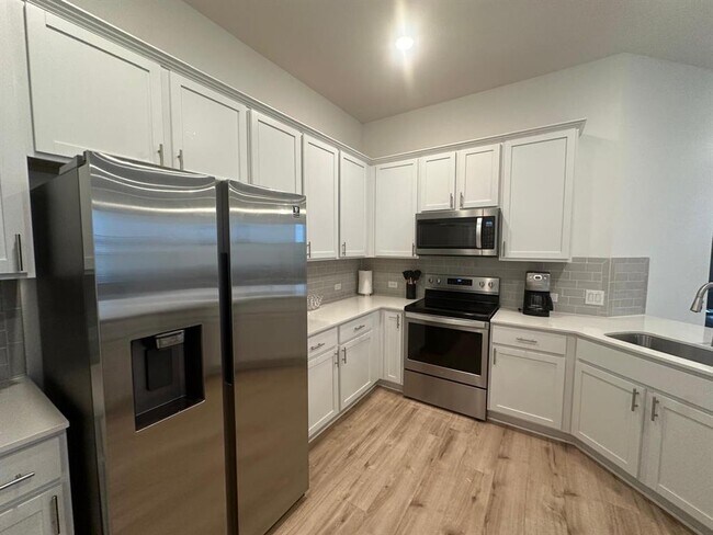 Building Photo - 421 Peace Pipe Way