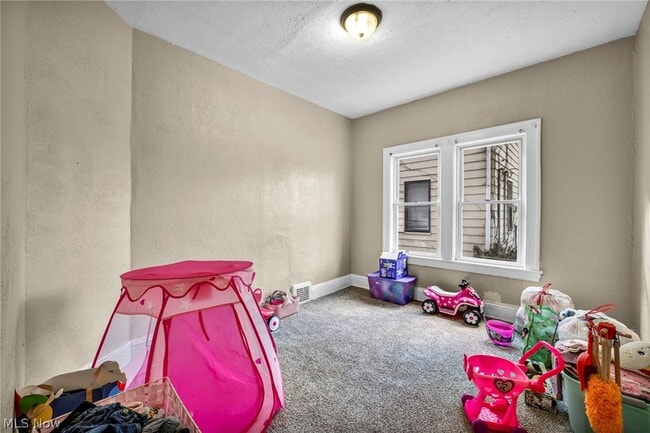 Building Photo - 3438 E 140th St