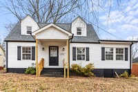 Building Photo - Fully Furnished 3-Bedroom Home