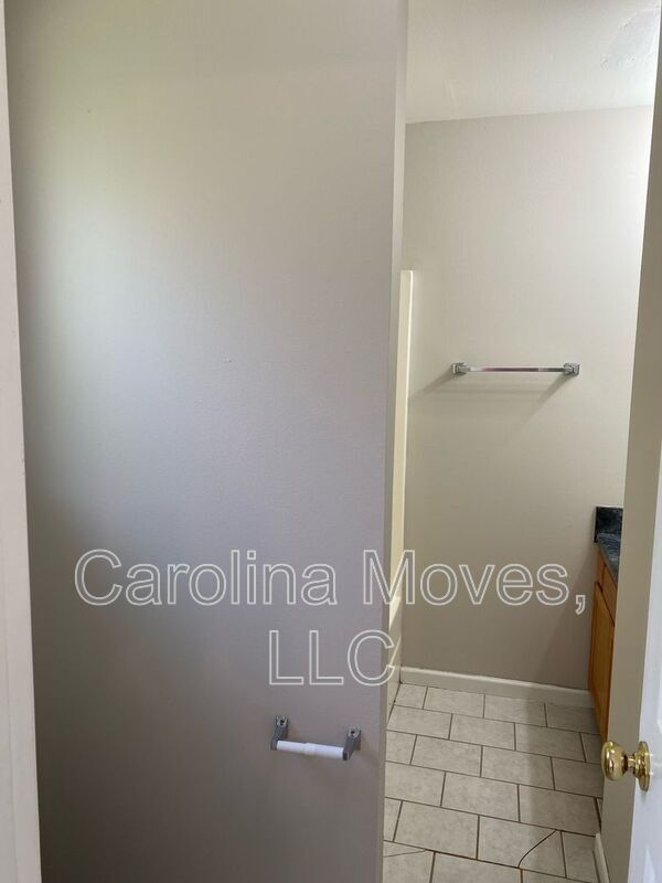 Building Photo - 1805 Country Apple Ct