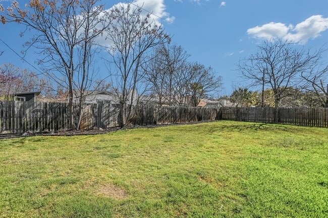 Building Photo - 5608 Honey Dew Terrace