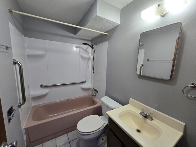 Building Photo - 804 W Mullan Ave