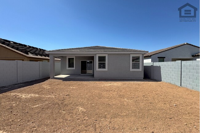 Building Photo - 18236 Avenida del Sol W