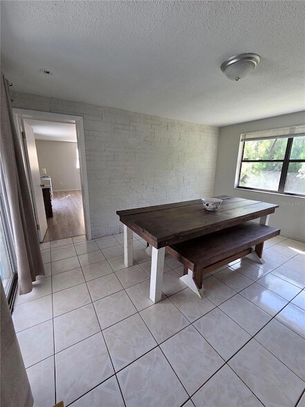 Building Photo - 1838 Solar Dr