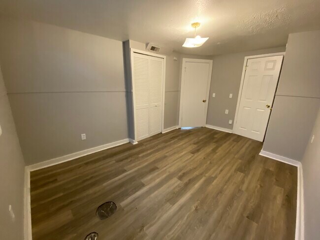 Building Photo - 4048 Taylor Blvd