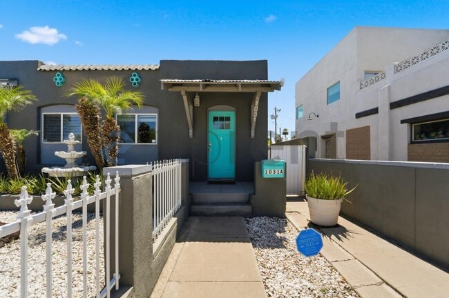 Building Photo - Unit A