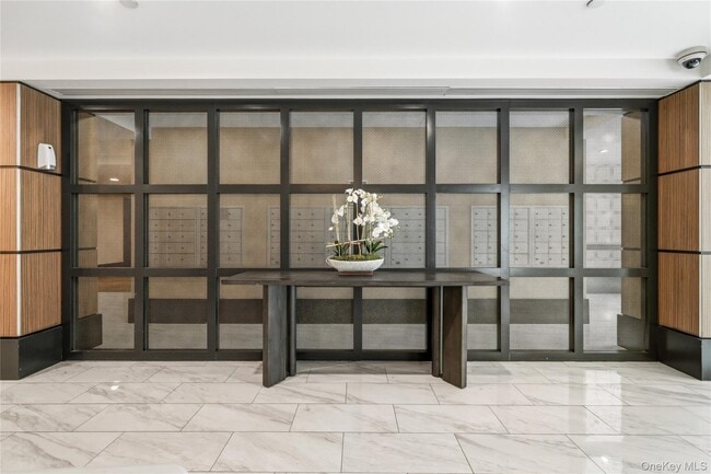 Building Photo - 300 Mamaroneck Ave