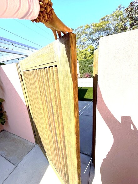 Building Photo - 8509 Croydon Ave